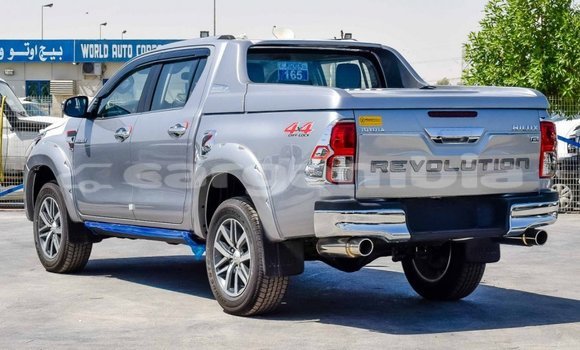 اشتري جديد Toyota Hilux Silver سيارة في Bakau في Kanifing اشتري جديد Toyota Hilux Silver سيارة في Bakau في Kanifing