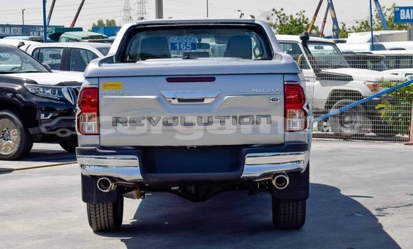 اشتري جديد Toyota Hilux Silver سيارة في Bakau في Kanifing اشتري جديد Toyota Hilux Silver سيارة في Bakau في Kanifing