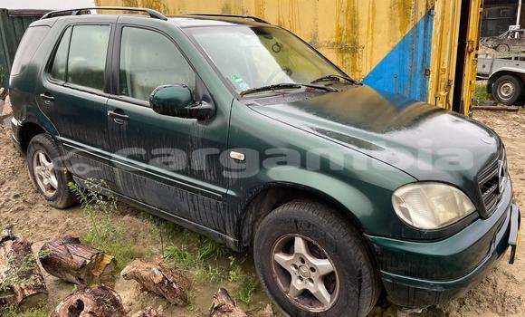 Dieundeu Occasion Mercedes-Benz M-klasse Green Auto in Banjul in Banjul Dieundeu Occasion Mercedes-Benz M-klasse Green Auto in Banjul in Banjul