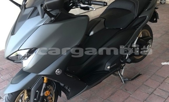 اشتري مستعمل Yamaha TMAX Silver دراجة نارية في Banjul في Banjul