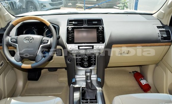 اشتري جديد Toyota Land Cruiser Prado White سيارة في Bakau في Kanifing اشتري جديد Toyota Land Cruiser Prado White سيارة في Bakau في Kanifing