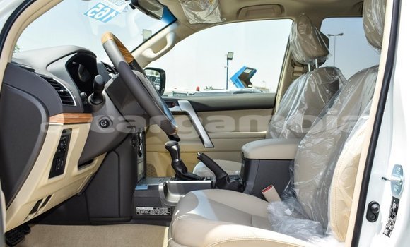 اشتري جديد Toyota Land Cruiser Prado White سيارة في Bakau في Kanifing اشتري جديد Toyota Land Cruiser Prado White سيارة في Bakau في Kanifing