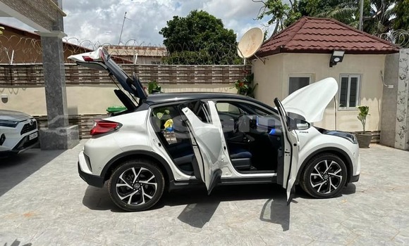 Buy Used Toyota Harrier White Car in Brufut in Brikama Buy Used Toyota Harrier White Car in Brufut in Brikama