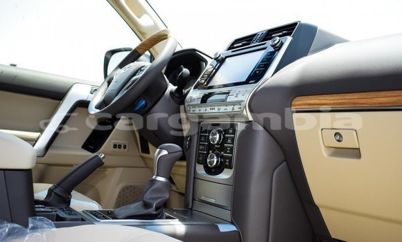 اشتري جديد Toyota Land Cruiser Prado White سيارة في Bakau في Kanifing اشتري جديد Toyota Land Cruiser Prado White سيارة في Bakau في Kanifing