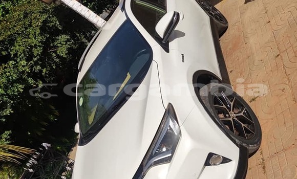 Buy Used Toyota RAV4 White Car in Brufut in Brikama Buy Used Toyota RAV4 White Car in Brufut in Brikama