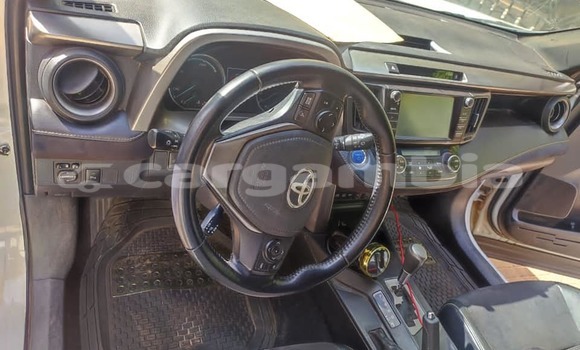 Buy Used Toyota RAV4 White Car in Brufut in Brikama Buy Used Toyota RAV4 White Car in Brufut in Brikama