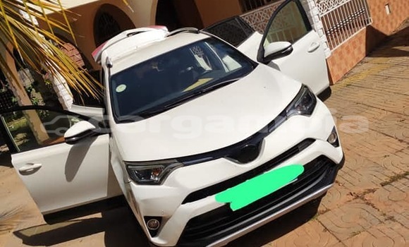 Buy Used Toyota RAV4 White Car in Brufut in Brikama Buy Used Toyota RAV4 White Car in Brufut in Brikama