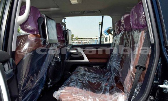 اشتري جديد Toyota Land Cruiser Black سيارة في Bakau في Kanifing اشتري جديد Toyota Land Cruiser Black سيارة في Bakau في Kanifing
