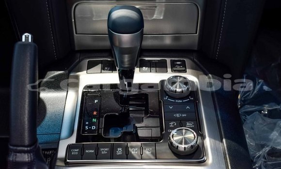 اشتري جديد Toyota Land Cruiser Black سيارة في Bakau في Kanifing اشتري جديد Toyota Land Cruiser Black سيارة في Bakau في Kanifing