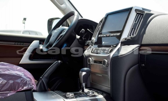 اشتري جديد Toyota Land Cruiser Black سيارة في Bakau في Kanifing اشتري جديد Toyota Land Cruiser Black سيارة في Bakau في Kanifing