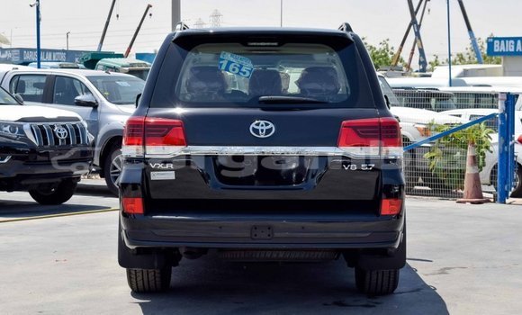 اشتري جديد Toyota Land Cruiser Black سيارة في Bakau في Kanifing اشتري جديد Toyota Land Cruiser Black سيارة في Bakau في Kanifing