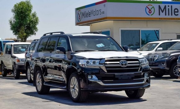 اشتري جديد Toyota Land Cruiser Black سيارة في Bakau في Kanifing اشتري جديد Toyota Land Cruiser Black سيارة في Bakau في Kanifing