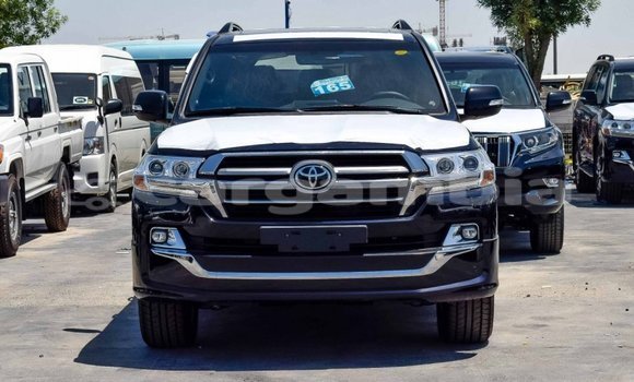 اشتري جديد Toyota Land Cruiser Black سيارة في Bakau في Kanifing اشتري جديد Toyota Land Cruiser Black سيارة في Bakau في Kanifing