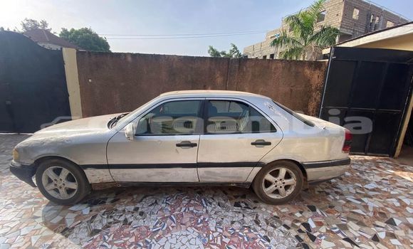 Acheter Occasion Voiture Mercedes-Benz C180 coupe Autre à Banjul, Banjul Acheter Occasion Voiture Mercedes-Benz C180 coupe Autre à Banjul, Banjul