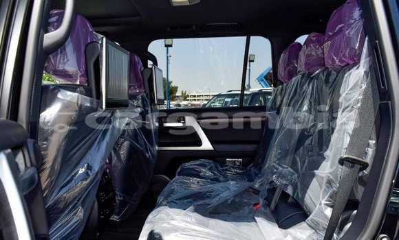 اشتري جديد Toyota Land Cruiser Black سيارة في Bakau في Kanifing اشتري جديد Toyota Land Cruiser Black سيارة في Bakau في Kanifing