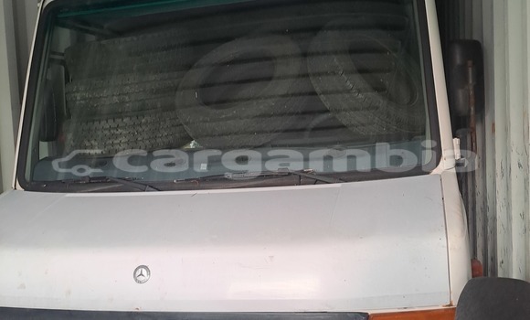 Dieundeu Occasion Mercedes‒Benz Esprit White Auto in Banjul in Banjul Dieundeu Occasion Mercedes‒Benz Esprit White Auto in Banjul in Banjul