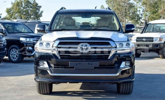 اشتري جديد Toyota Land Cruiser Black سيارة في Bakau في Kanifing اشتري جديد Toyota Land Cruiser Black سيارة في Bakau في Kanifing