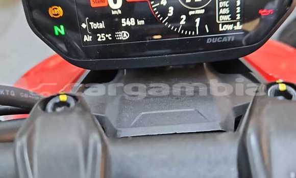 اشتري مستعمل Ducati Streetfighter Red دراجة نارية في Banjul في Banjul اشتري مستعمل Ducati Streetfighter Red دراجة نارية في Banjul في Banjul