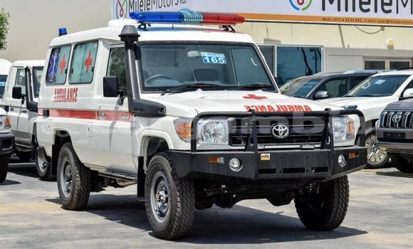 اشتري جديد Toyota Land Cruiser White سيارة في Bakau في Kanifing اشتري جديد Toyota Land Cruiser White سيارة في Bakau في Kanifing