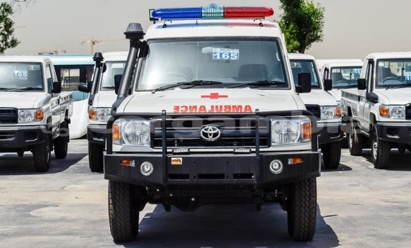 اشتري جديد Toyota Land Cruiser White سيارة في Bakau في Kanifing اشتري جديد Toyota Land Cruiser White سيارة في Bakau في Kanifing