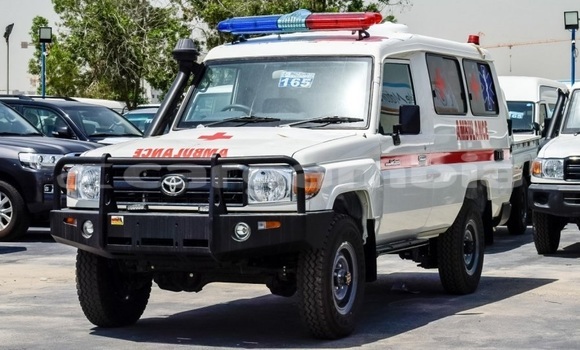 اشتري جديد Toyota Land Cruiser White سيارة في Bakau في Kanifing اشتري جديد Toyota Land Cruiser White سيارة في Bakau في Kanifing