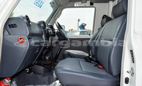 اشتري جديد Toyota Land Cruiser White سيارة في Bakau في Kanifing اشتري جديد Toyota Land Cruiser White سيارة في Bakau في Kanifing