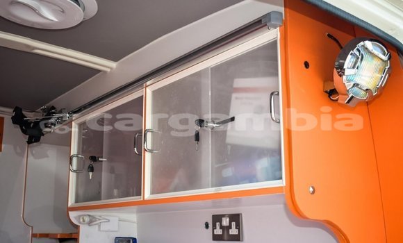 اشتري جديد Toyota Land Cruiser White سيارة في Bakau في Kanifing اشتري جديد Toyota Land Cruiser White سيارة في Bakau في Kanifing