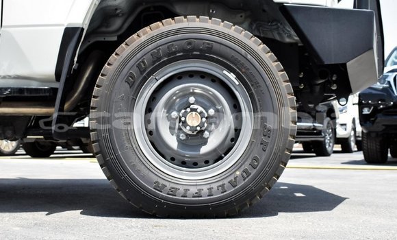 اشتري جديد Toyota Land Cruiser White سيارة في Bakau في Kanifing اشتري جديد Toyota Land Cruiser White سيارة في Bakau في Kanifing