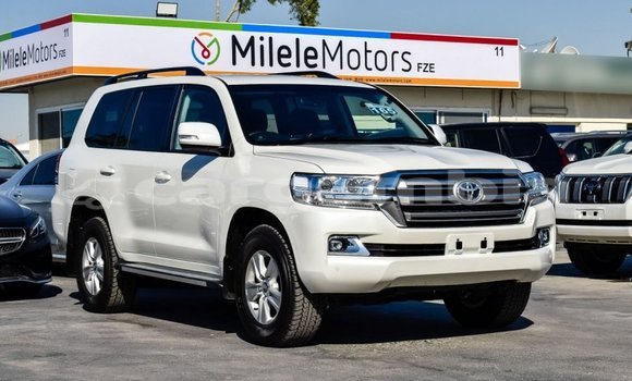 اشتري جديد Toyota Land Cruiser White سيارة في Bakau في Kanifing اشتري جديد Toyota Land Cruiser White سيارة في Bakau في Kanifing