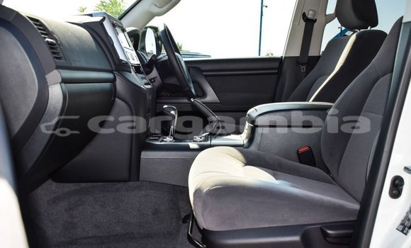 اشتري جديد Toyota Land Cruiser White سيارة في Bakau في Kanifing اشتري جديد Toyota Land Cruiser White سيارة في Bakau في Kanifing