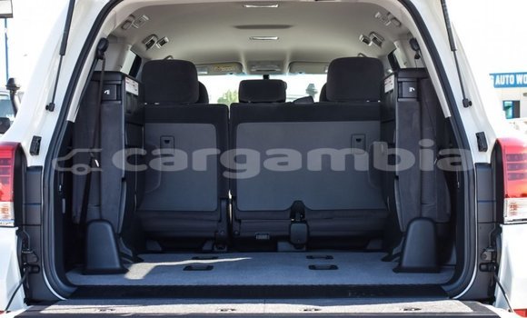 اشتري جديد Toyota Land Cruiser White سيارة في Bakau في Kanifing اشتري جديد Toyota Land Cruiser White سيارة في Bakau في Kanifing