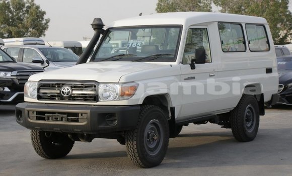 اشتري جديد Toyota Land Cruiser White سيارة في Bakau في Kanifing اشتري جديد Toyota Land Cruiser White سيارة في Bakau في Kanifing
