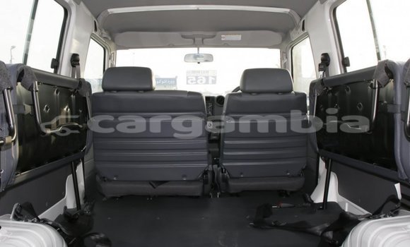 اشتري جديد Toyota Land Cruiser White سيارة في Bakau في Kanifing اشتري جديد Toyota Land Cruiser White سيارة في Bakau في Kanifing