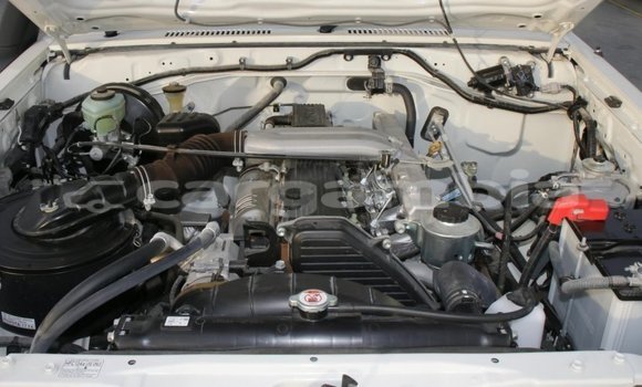 اشتري جديد Toyota Land Cruiser White سيارة في Bakau في Kanifing اشتري جديد Toyota Land Cruiser White سيارة في Bakau في Kanifing