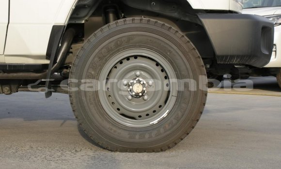 اشتري جديد Toyota Land Cruiser White سيارة في Bakau في Kanifing اشتري جديد Toyota Land Cruiser White سيارة في Bakau في Kanifing