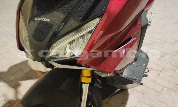 اشتري مستعمل Honda Forza Red دراجة نارية في Banjul في Banjul