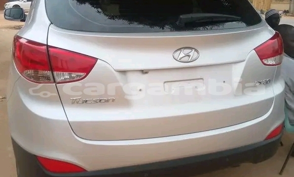 Buy Used Hyundai Tucson Green Car in Banjul in Banjul Buy Used Hyundai Tucson Green Car in Banjul in Banjul