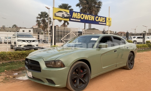 اشتري مستعمل Dodge Charger Green سيارة في Serekunda في Kanifing