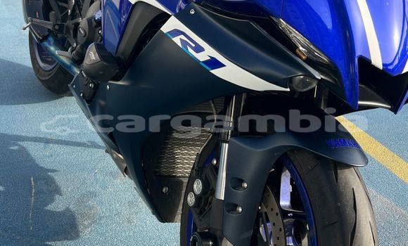 اشتري مستعمل Yamaha R1 Blue دراجة نارية في Banjul في Banjul