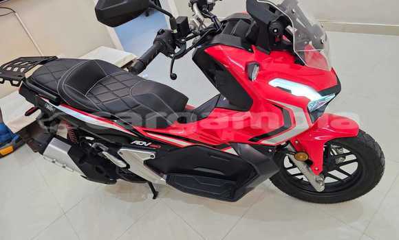 Buy Used Honda Scooters Red Bike in Banjul in Banjul Buy Used Honda Scooters Red Bike in Banjul in Banjul