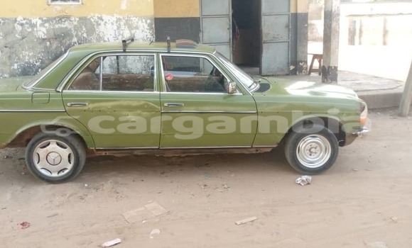 Acheter Occasion Voiture Mercedes‒Benz 190–Series Vert à Serekunda, Kanifing Acheter Occasion Voiture Mercedes‒Benz 190–Series Vert à Serekunda, Kanifing
