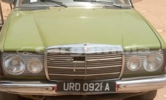 Acheter Occasion Voiture Mercedes‒Benz 190–Series Vert à Serekunda, Kanifing Acheter Occasion Voiture Mercedes‒Benz 190–Series Vert à Serekunda, Kanifing