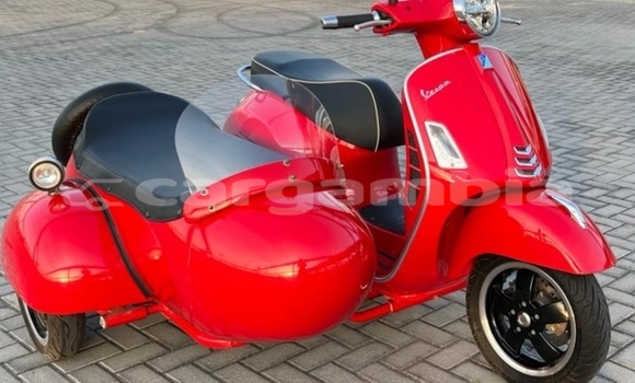 Acheter Occasion Moto Vespa GTS Rouge à Bakau, Kanifing Acheter Occasion Moto Vespa GTS Rouge à Bakau, Kanifing