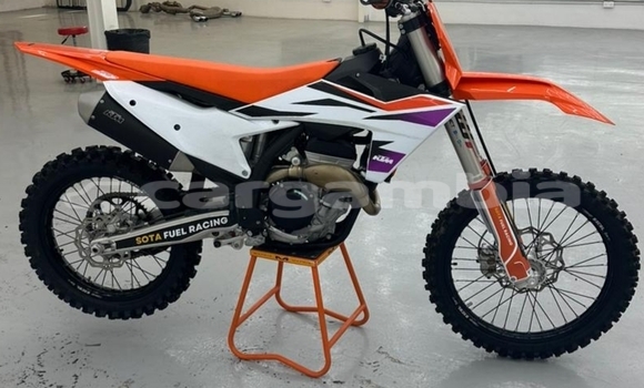 اشتري مستعمل KTM 250 Beige دراجة نارية في Banjul في Banjul