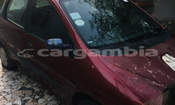 اشتري مستعمل Renault Megane Red سيارة في Serekunda في Kanifing