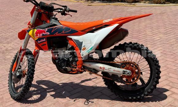 اشتري مستعمل KTM 450 Beige دراجة نارية في Banjul في Banjul