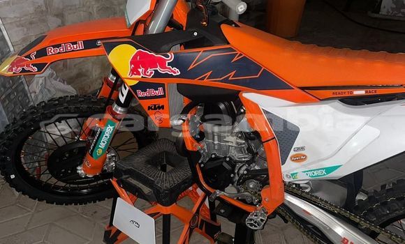 اشتري مستعمل KTM 450 Beige دراجة نارية في Banjul في Banjul