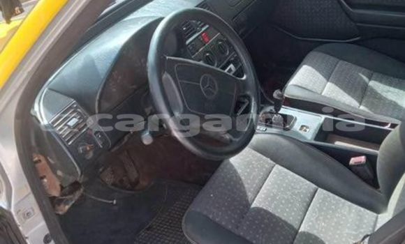 Acheter Occasion Voiture Baltijas Dzips BD-1322 Autre à Banjul, Banjul Acheter Occasion Voiture Baltijas Dzips BD-1322 Autre à Banjul, Banjul