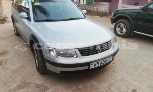 اشتري مستعمل Volkswagen Passat Silver سيارة في Serekunda في Kanifing