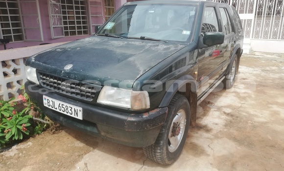 اشتري مستعمل Opel Frontera Green سيارة في Serekunda في Kanifing